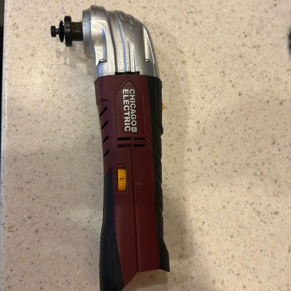 Chicago Electric Oscillating Multi-Tool‎